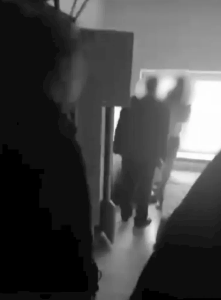 Caught on camera. A restaurant owner attacks his trainee.
